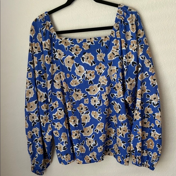 Ann Taylor Blue and White Puff Sleeve Blouse - Picture 5 of 5